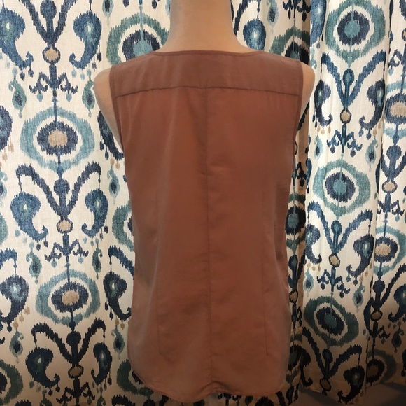 Cute work blouse! - Picture 2 of 2